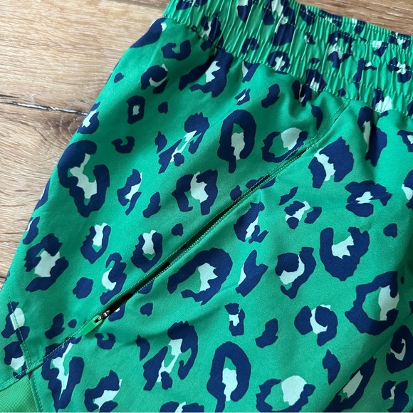 All in Motion Women’s Green and Navy Cheetah Print Lined Shorts Sz 3X GUC - Picture 3 of 8